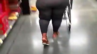 Thick bbw ebony with wide hips and a phat jiggly monster ass candid short vid